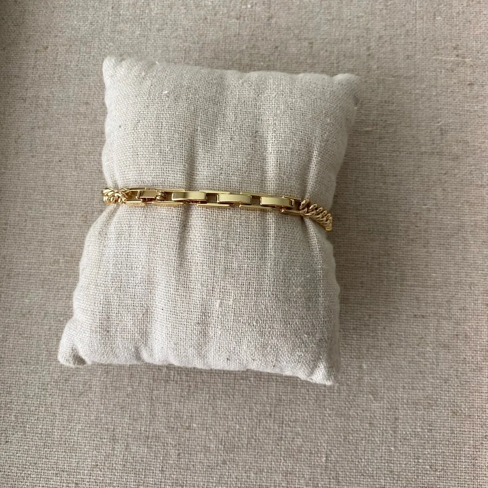 Stella & Dot XOXO Bracelet - Picture 6 of 6